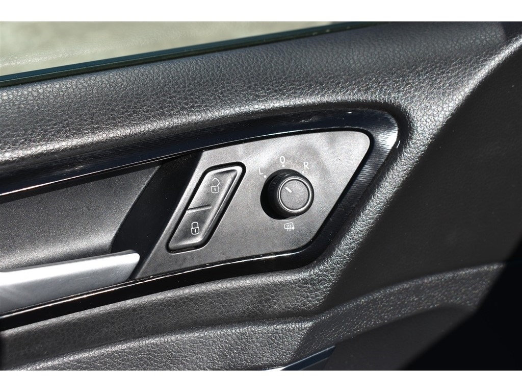 Volkswagen Golf GTI 2.0T 4-Door Autobahn DSG 2017