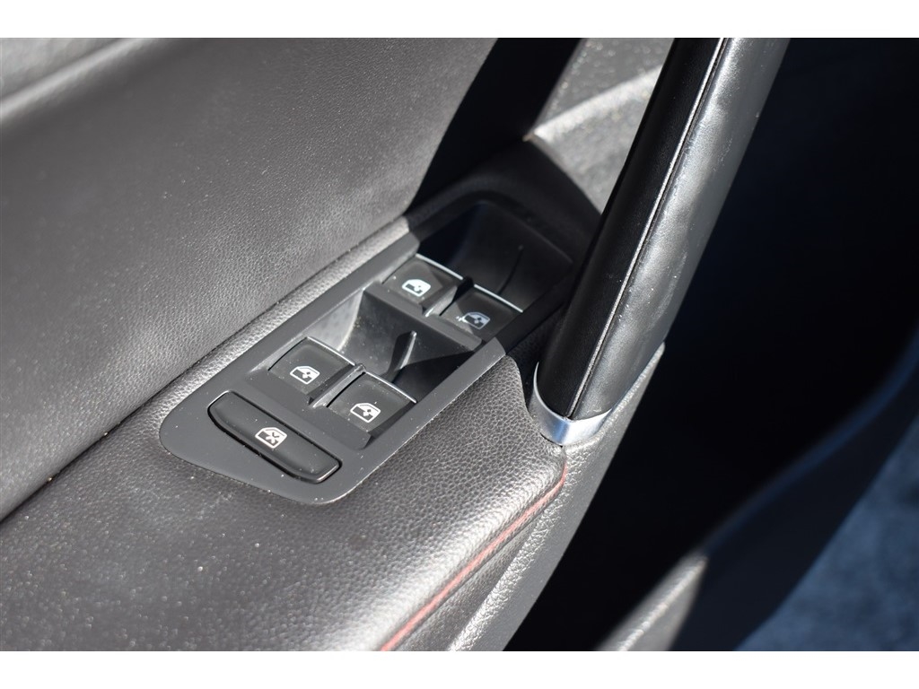 Volkswagen Golf GTI 2.0T 4-Door Autobahn DSG 2017