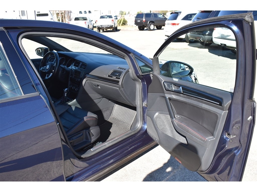 Volkswagen Golf GTI 2.0T 4-Door Autobahn DSG 2017