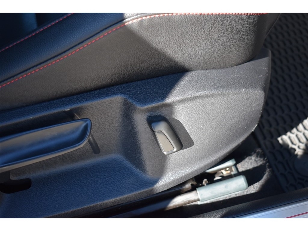 Volkswagen Golf GTI 2.0T 4-Door Autobahn DSG 2017