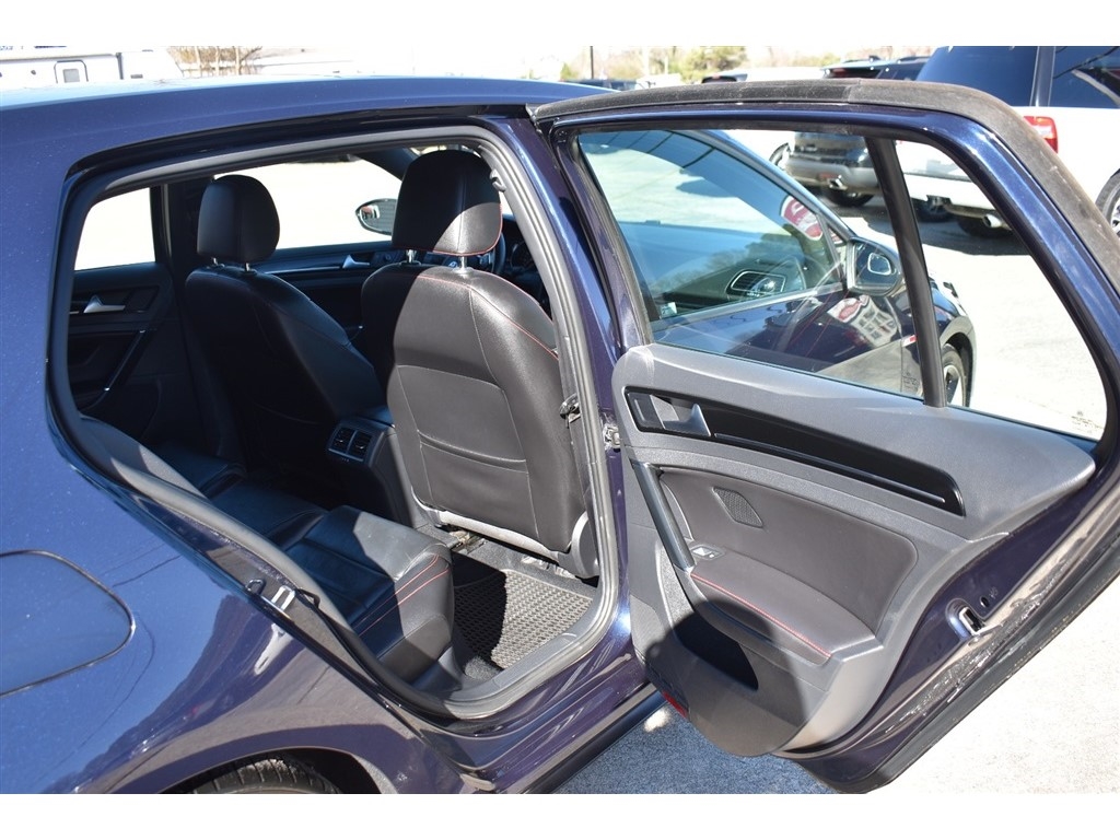 Volkswagen Golf GTI 2.0T 4-Door Autobahn DSG 2017