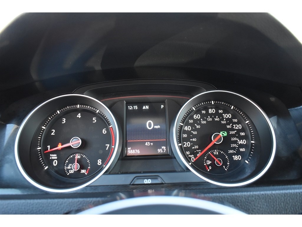 Volkswagen Golf GTI 2.0T 4-Door Autobahn DSG 2017