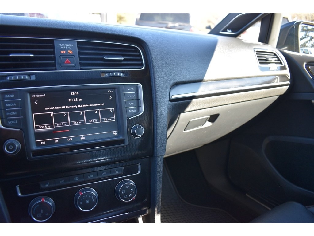 Volkswagen Golf GTI 2.0T 4-Door Autobahn DSG 2017