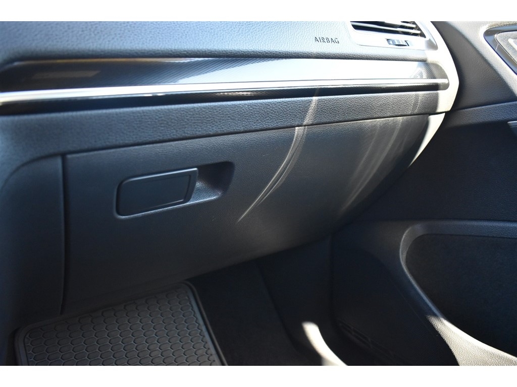 Volkswagen Golf GTI 2.0T 4-Door Autobahn DSG 2017