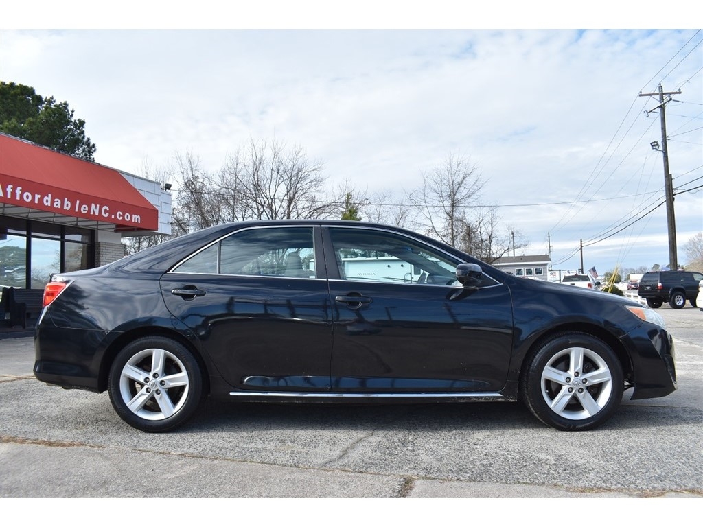 Toyota Camry 4dr Sdn I4 Auto SE Sport Limited Edition (Natl) 2012