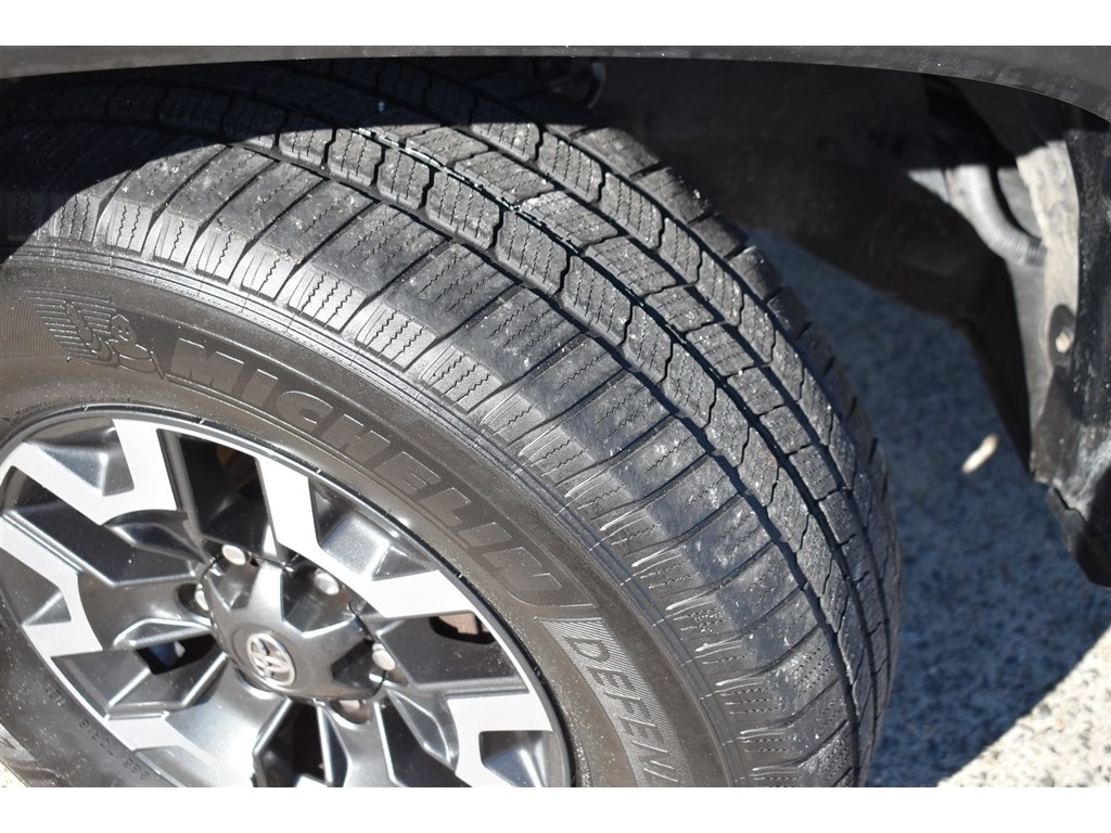 Toyota Tacoma TRD Off Road Double Cab 5' Bed V6 4x4 MT (Natl) 2018