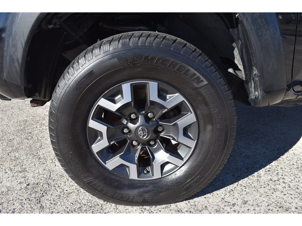 Toyota Tacoma TRD Off Road Double Cab 5' Bed V6 4x4 MT (Natl) 2018