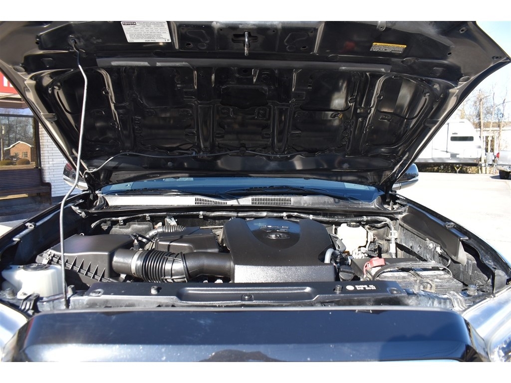 Toyota Tacoma TRD Off Road Double Cab 5' Bed V6 4x4 MT (Natl) 2018