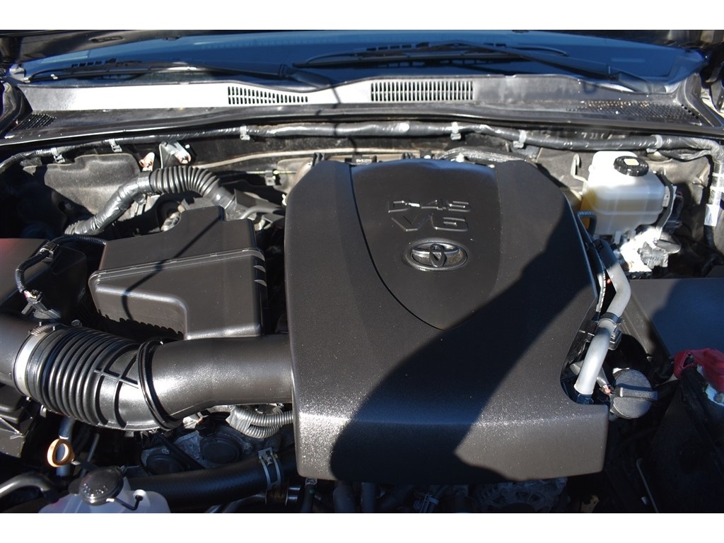 Toyota Tacoma TRD Off Road Double Cab 5' Bed V6 4x4 MT (Natl) 2018