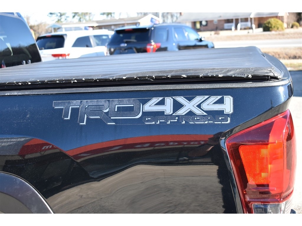 Toyota Tacoma TRD Off Road Double Cab 5' Bed V6 4x4 MT (Natl) 2018