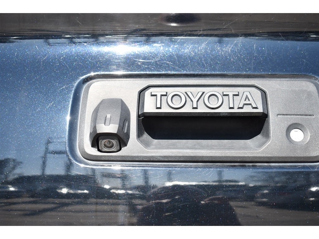 Toyota Tacoma TRD Off Road Double Cab 5' Bed V6 4x4 MT (Natl) 2018