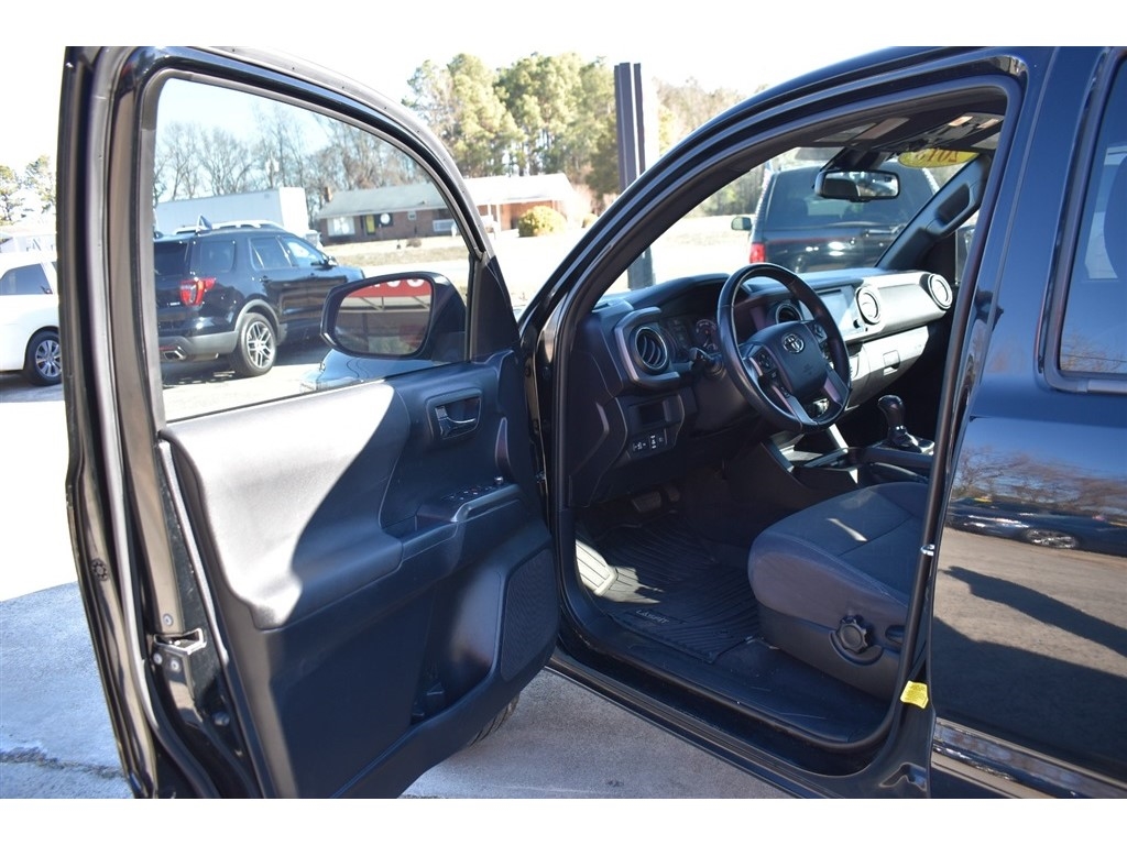 Toyota Tacoma TRD Off Road Double Cab 5' Bed V6 4x4 MT (Natl) 2018