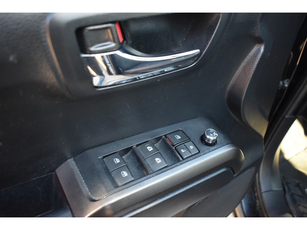 Toyota Tacoma TRD Off Road Double Cab 5' Bed V6 4x4 MT (Natl) 2018