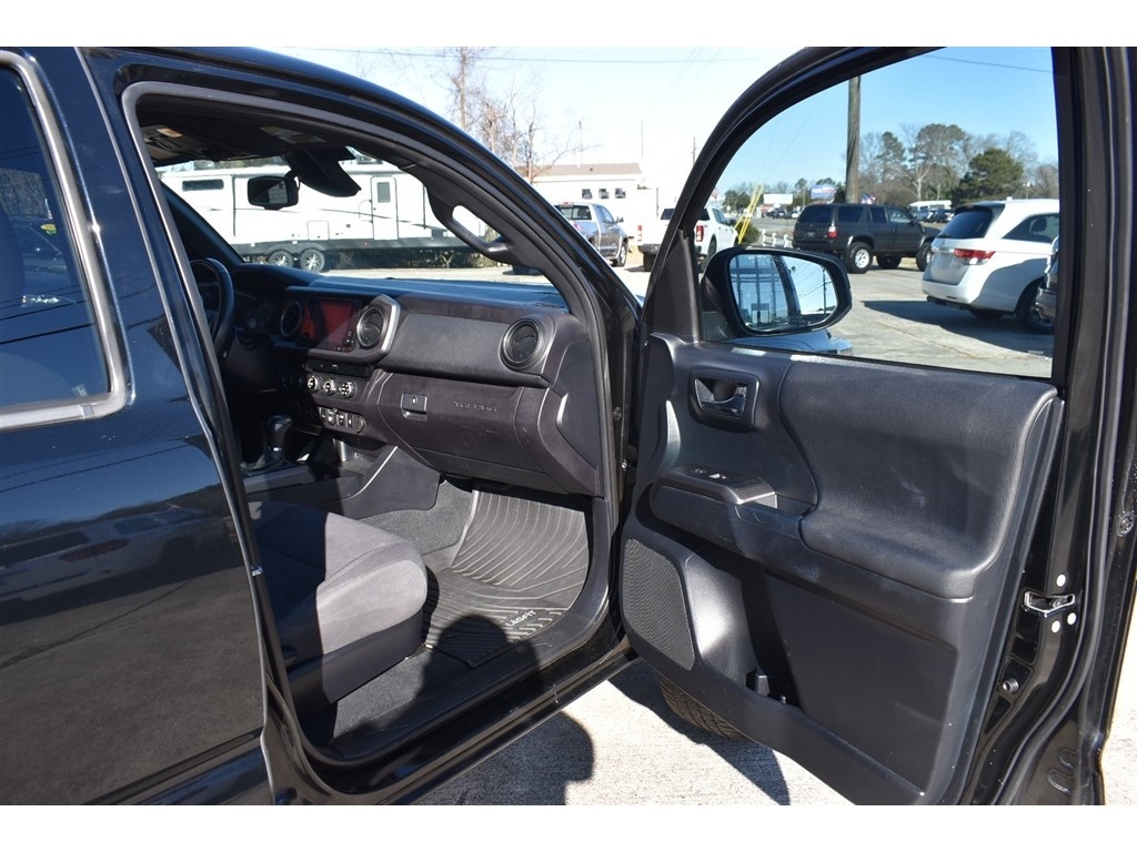 Toyota Tacoma TRD Off Road Double Cab 5' Bed V6 4x4 MT (Natl) 2018