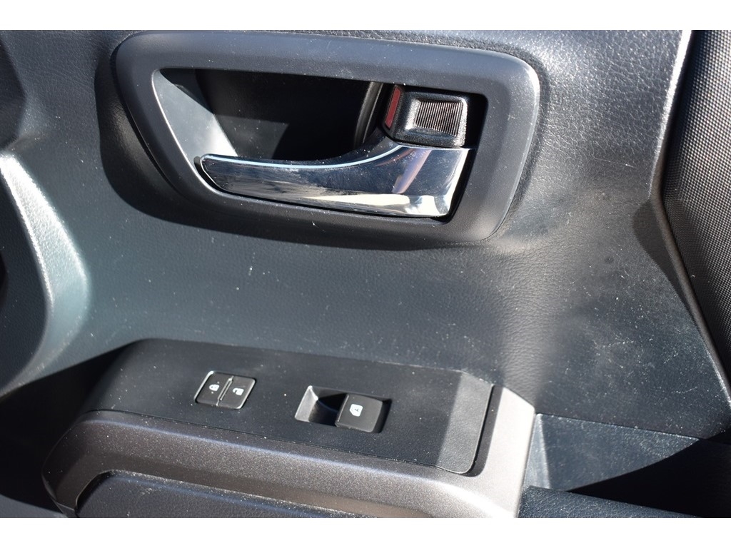 Toyota Tacoma TRD Off Road Double Cab 5' Bed V6 4x4 MT (Natl) 2018