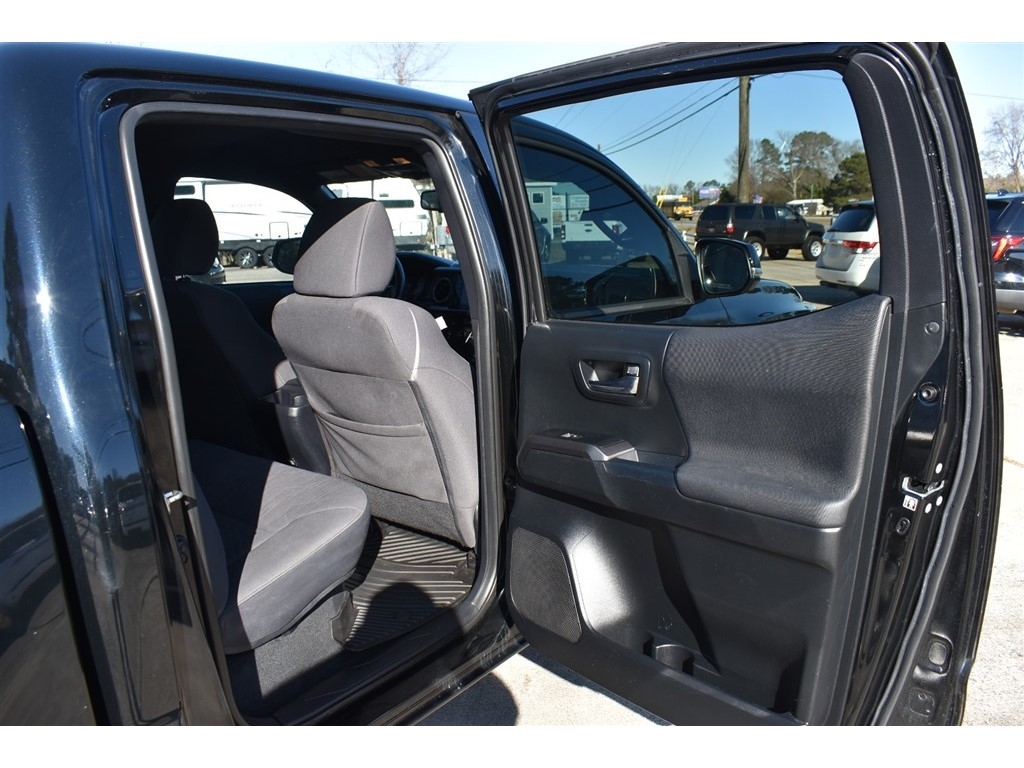 Toyota Tacoma TRD Off Road Double Cab 5' Bed V6 4x4 MT (Natl) 2018