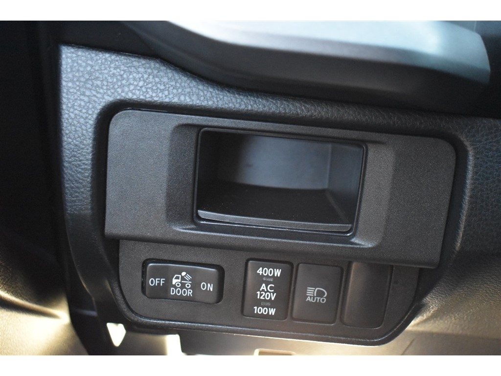 Toyota Tacoma TRD Off Road Double Cab 5' Bed V6 4x4 MT (Natl) 2018