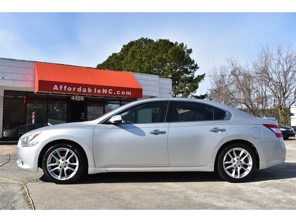 Nissan Maxima 4dr Sdn V6 CVT 3.5 SV w/Premium Pkg 2011