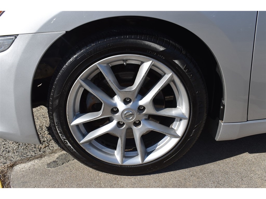 Nissan Maxima 4dr Sdn V6 CVT 3.5 SV w/Premium Pkg 2011