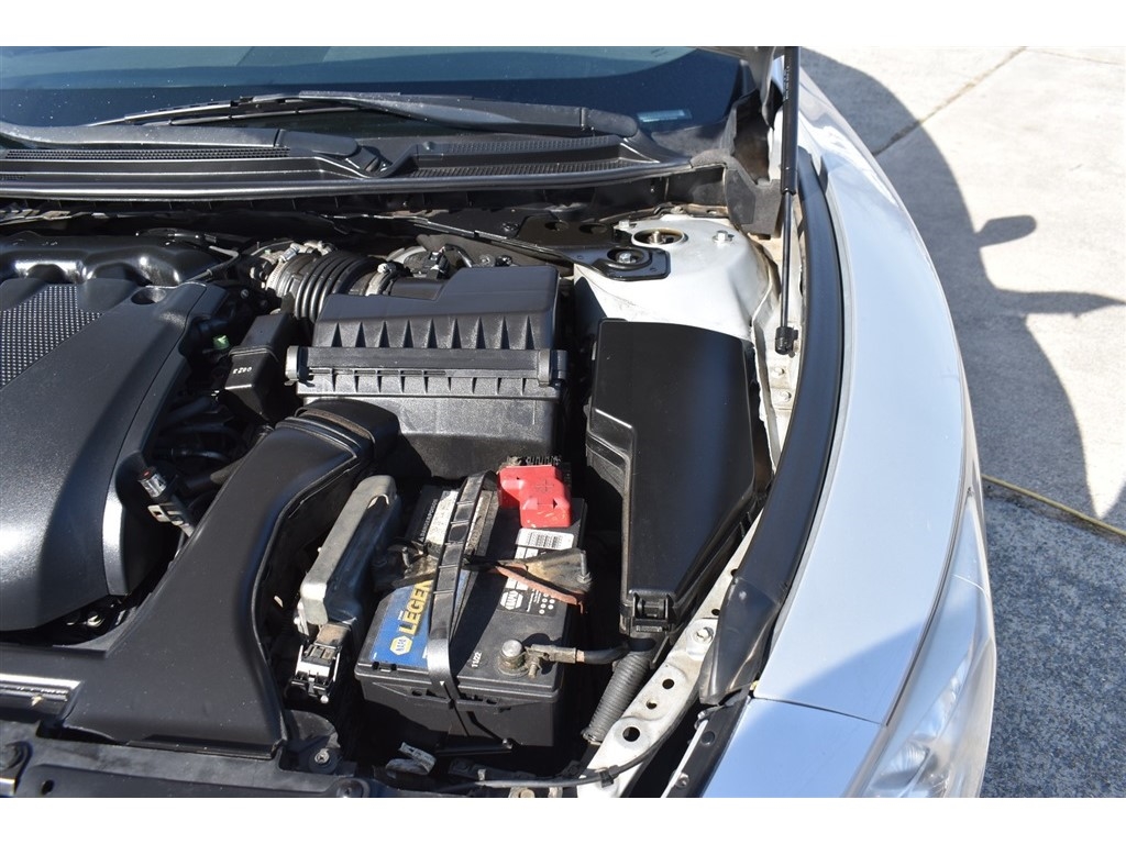 Nissan Maxima 4dr Sdn V6 CVT 3.5 SV w/Premium Pkg 2011