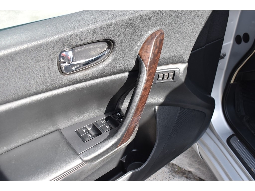 Nissan Maxima 4dr Sdn V6 CVT 3.5 SV w/Premium Pkg 2011