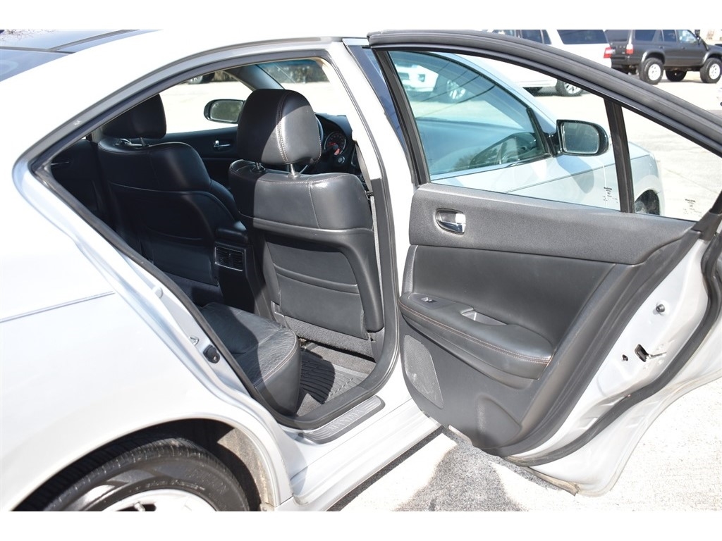 Nissan Maxima 4dr Sdn V6 CVT 3.5 SV w/Premium Pkg 2011