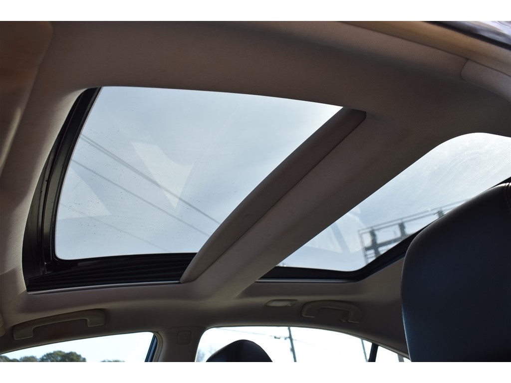 Nissan Maxima 4dr Sdn V6 CVT 3.5 SV w/Premium Pkg 2011