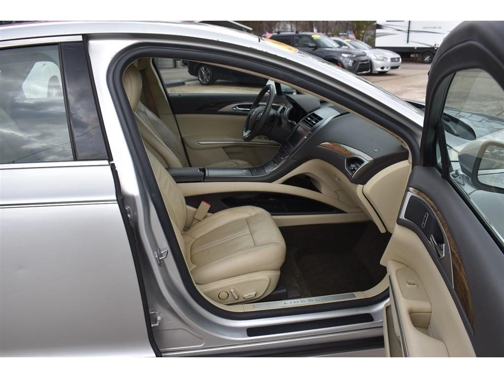 Lincoln MKZ 4dr Sdn FWD 2014