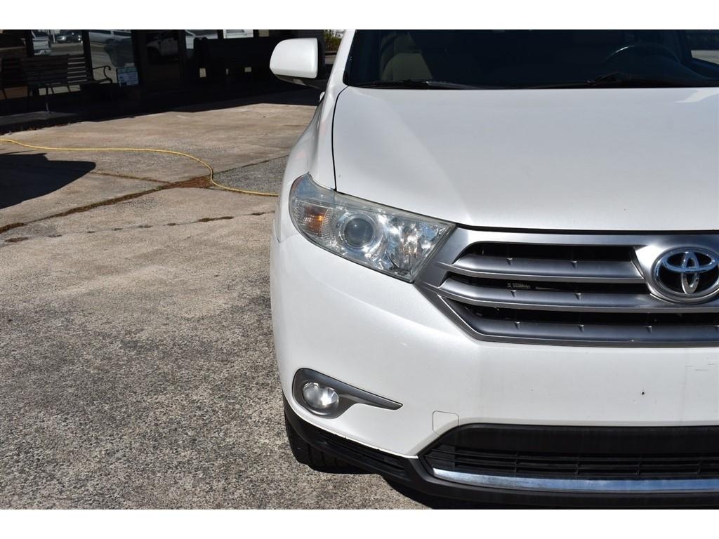 Toyota Highlander FWD 4dr V6 Limited (Natl) 2013