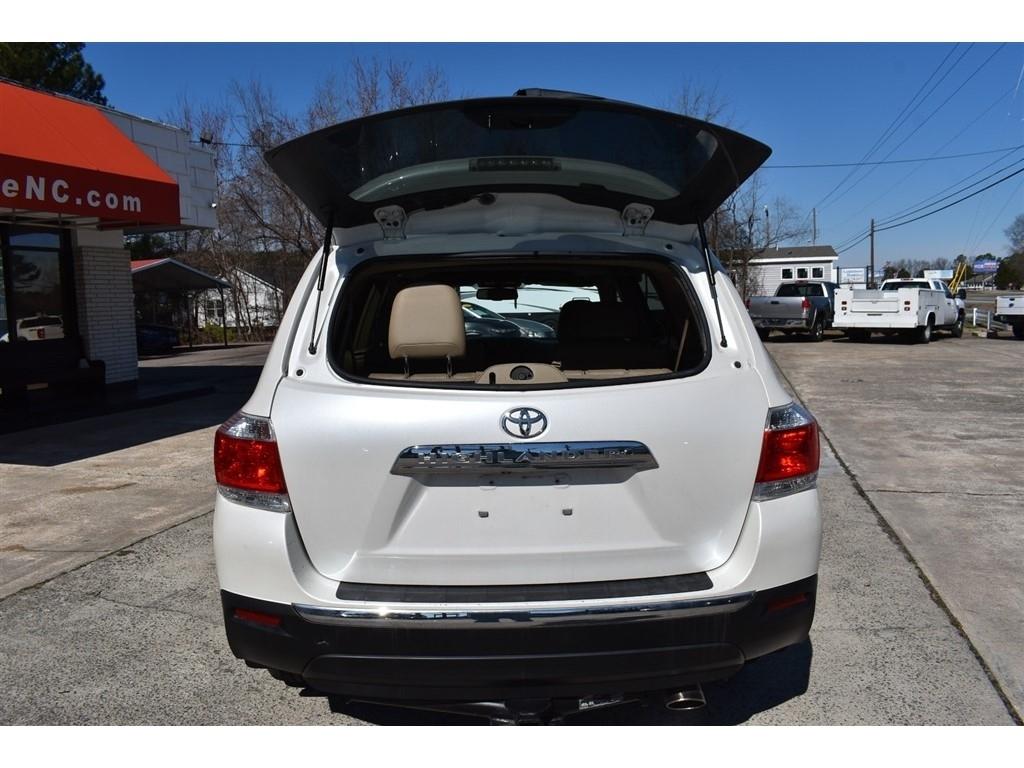 Toyota Highlander FWD 4dr V6 Limited (Natl) 2013