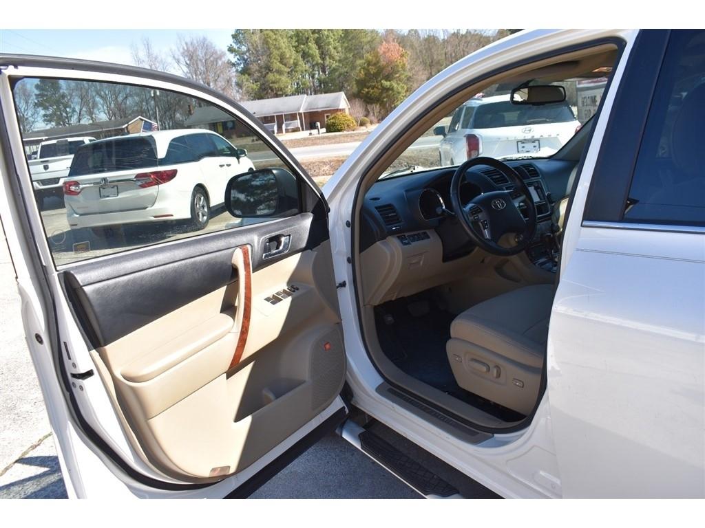 Toyota Highlander FWD 4dr V6 Limited (Natl) 2013