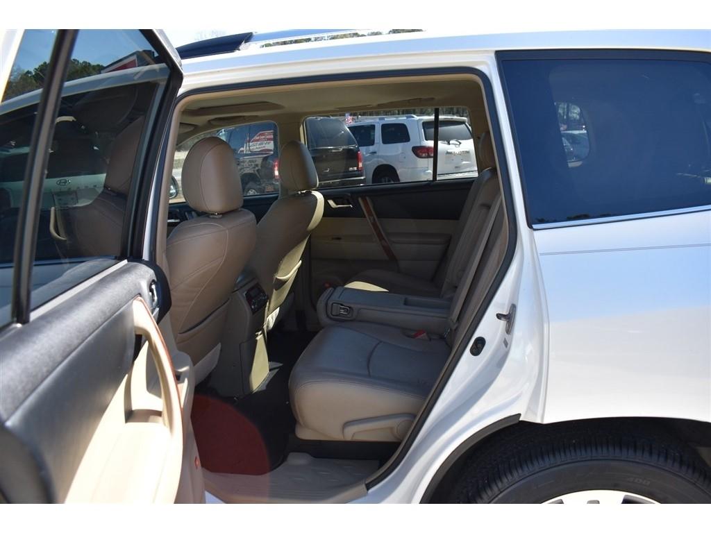 Toyota Highlander FWD 4dr V6 Limited (Natl) 2013