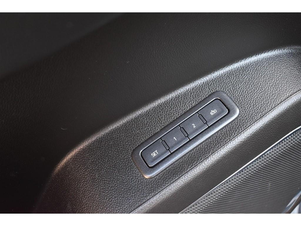 GMC Yukon XL 2WD 4dr SLT 2020