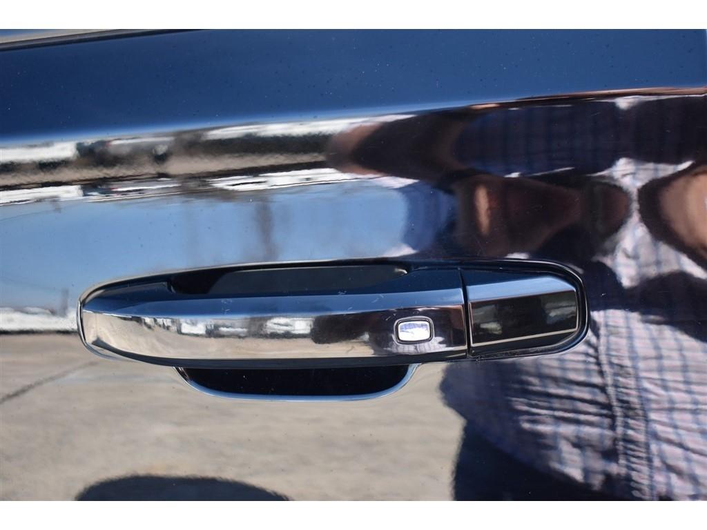 GMC Yukon XL 2WD 4dr SLT 2020