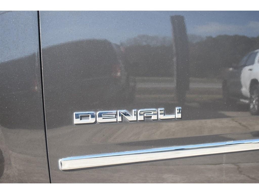 GMC Yukon XL 2WD 4dr Denali 2019