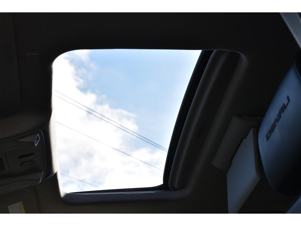 GMC Yukon XL 2WD 4dr Denali 2019