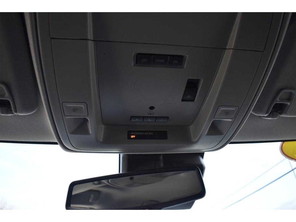 GMC Sierra 1500 4WD Crew Cab 143.5" SLT 2017