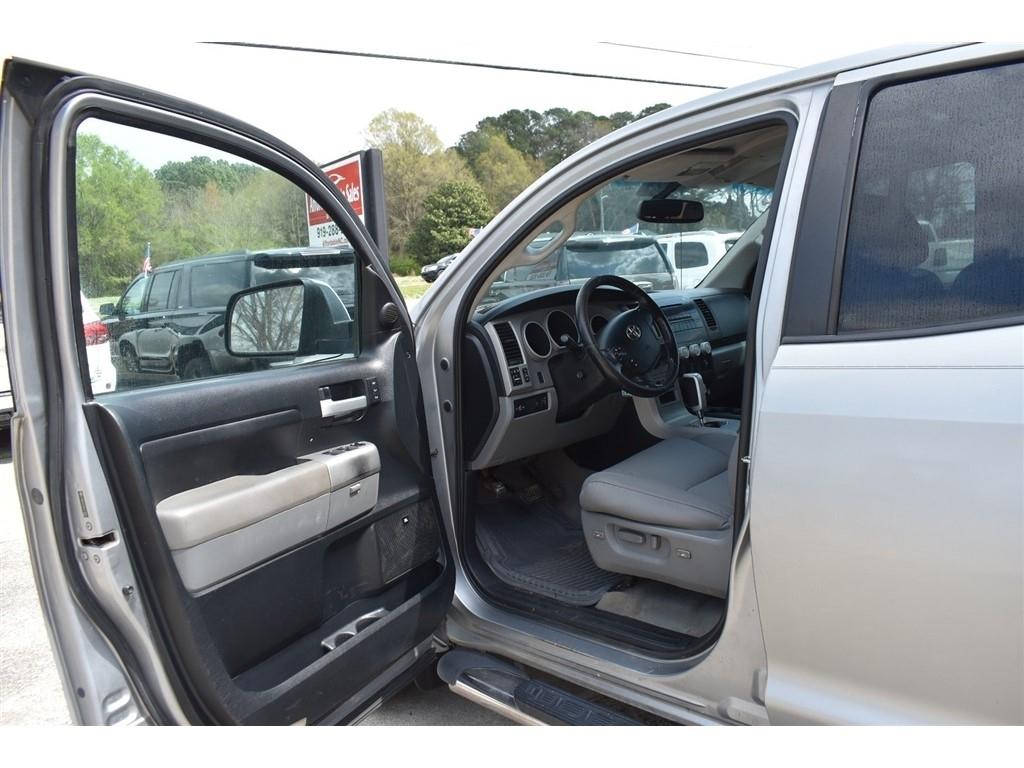 Toyota Tundra 2WD Truck Dbl 5.7L V8 6-Spd AT LTD (Natl) 2008