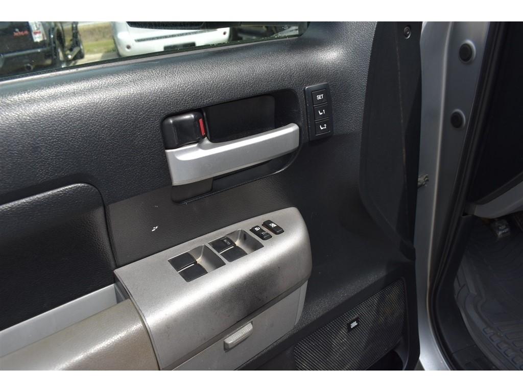 Toyota Tundra 2WD Truck Dbl 5.7L V8 6-Spd AT LTD (Natl) 2008