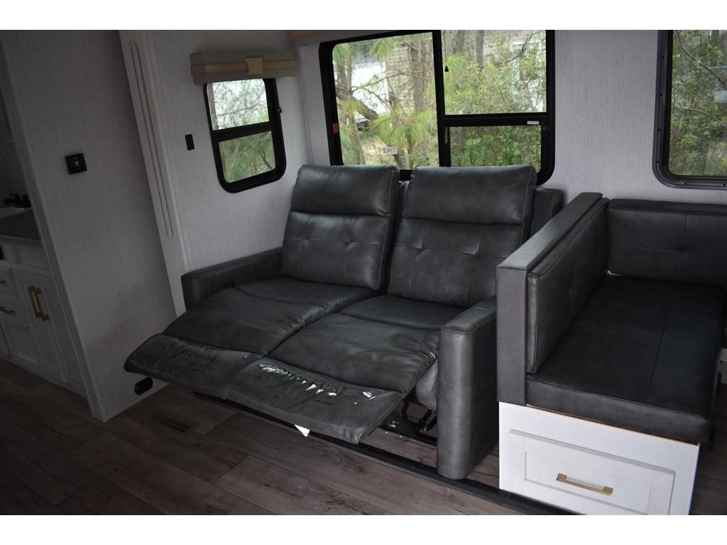 Dutchman Astoria  2022