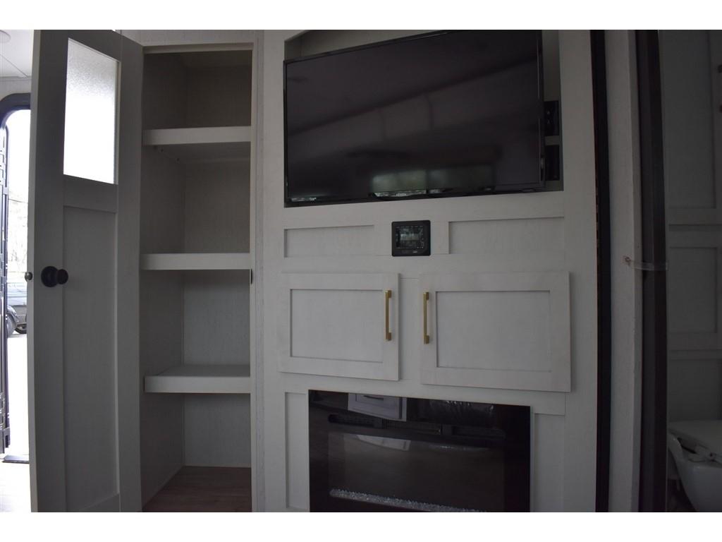 Dutchman Astoria  2022