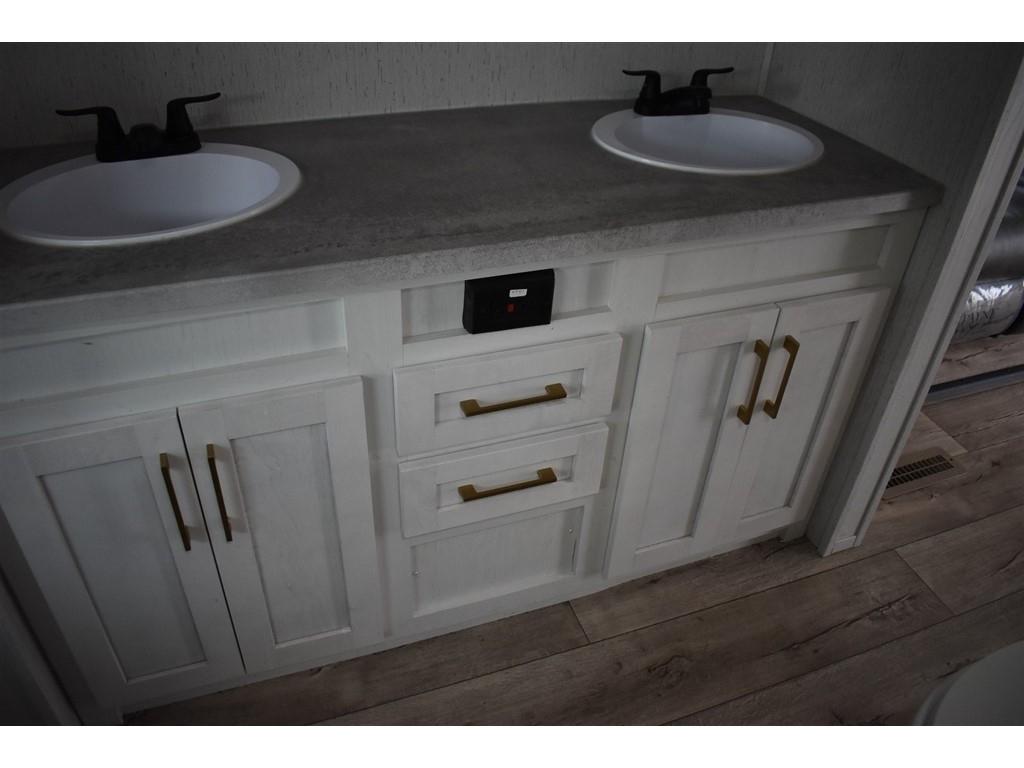 Dutchman Astoria  2022