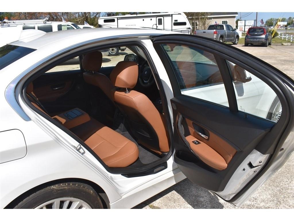 BMW 3 Series 4dr Sdn 328i RWD South Africa 2013
