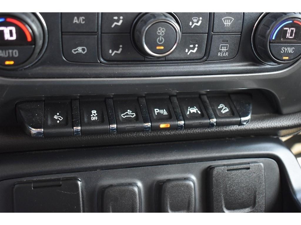 Chevrolet Silverado 1500 4WD Crew Cab 143.5" LTZ w/2LZ 2018