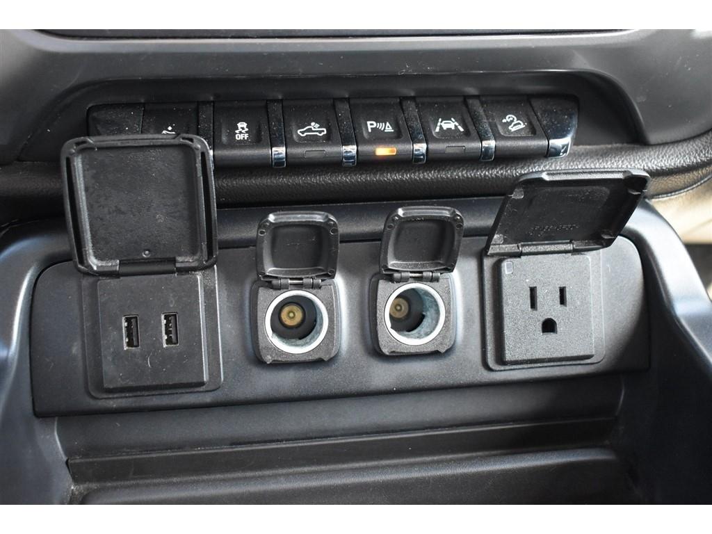 Chevrolet Silverado 1500 4WD Crew Cab 143.5" LTZ w/2LZ 2018