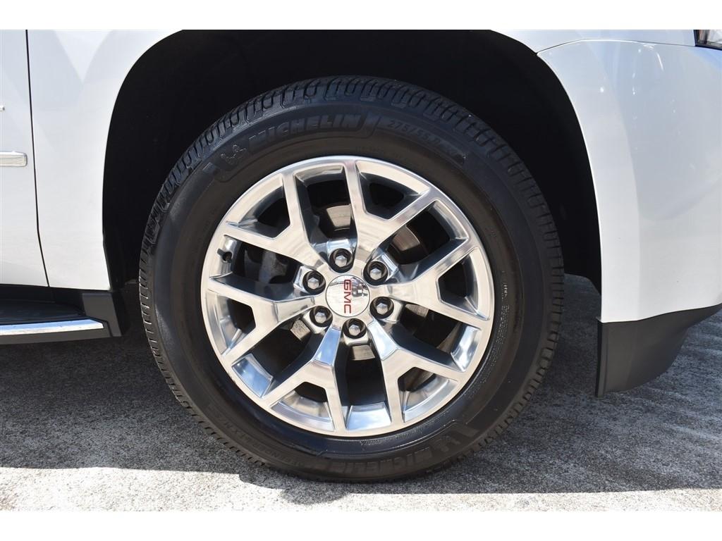 GMC Yukon XL 4WD 4dr SLT 2017