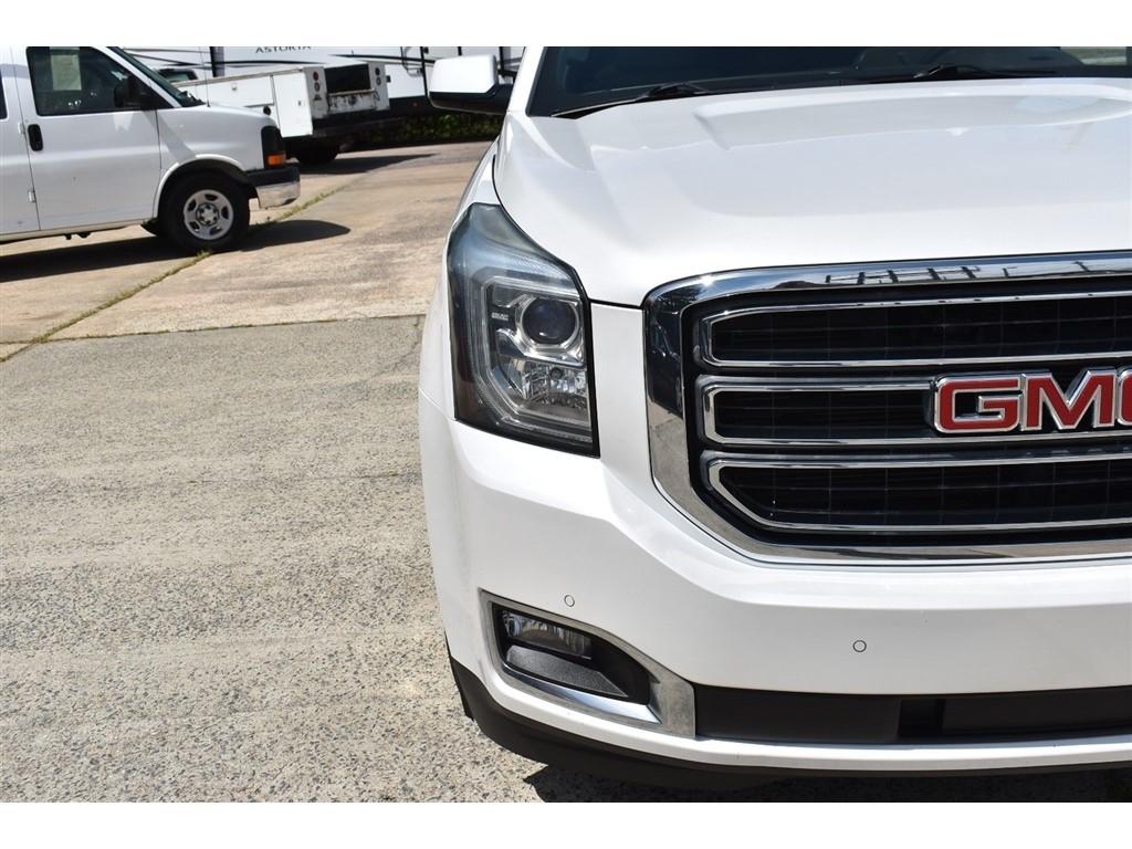 GMC Yukon XL 4WD 4dr SLT 2017