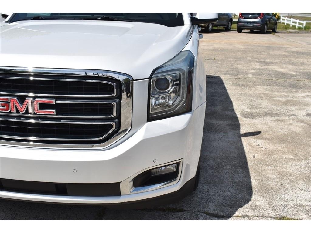 GMC Yukon XL 4WD 4dr SLT 2017