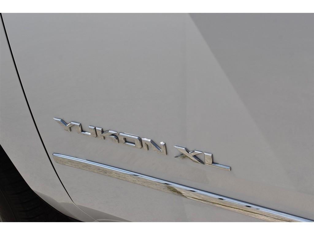 GMC Yukon XL 4WD 4dr SLT 2017