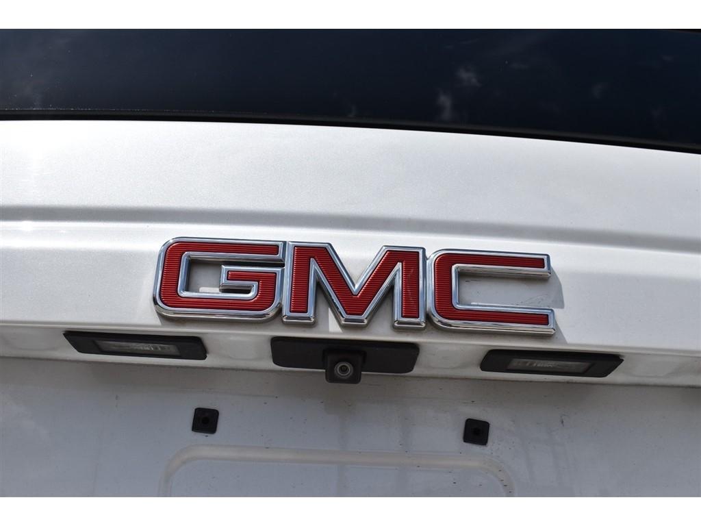 GMC Yukon XL 4WD 4dr SLT 2017